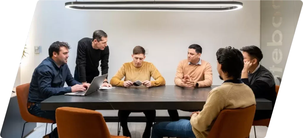 El equipo de NotebooksAr en las oficinas de Córdoba